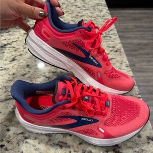 Brooks Women’s Launch 9 Neutral Running Shoe